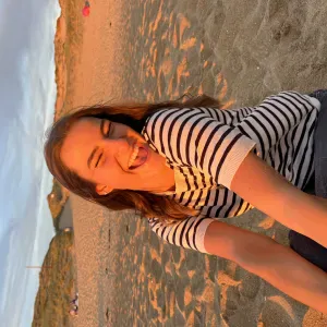 Babysitter expérimentée - Bilingue 