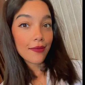 Je suis là pour l'aide ménagère disponible appellez-moi