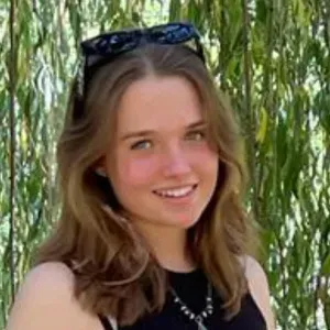 baby-sitter expérimentée à vitrolles/ les pennes mirabeau