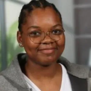 Baby-sitter pleine d'ambition sur Paris