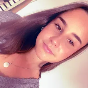 Baby-sitter expérimentée à Courcelles 