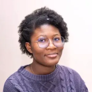 Baby-sitter disponible-Expérience de plus de 2 ans 