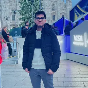 any where in milan i can go and be pet sitting