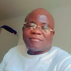 Je m'appelle Nzuzi julio jai une anne de l'experience