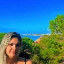 Procuro trabalho de limpeza de casa,alojamento de férias.