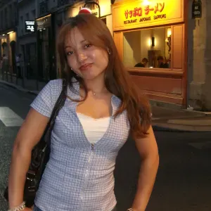 Responsible housekeeper in Paris!