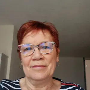 Retraitée en recherche de ménage ou aide aux seniors 