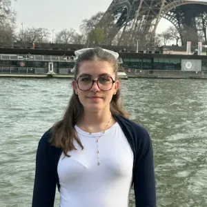 Baby-sitter créative et responsable!