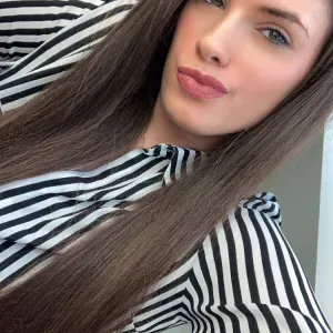 Aide ménagère à domicile temps plein. 