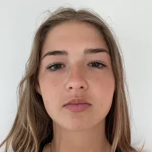 Jeune baby-sitter dans les landes/pays basque