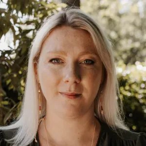 Estou à procura de uma babysitter perto de mim