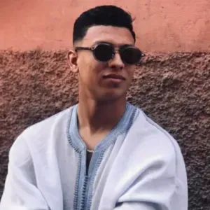 أبحث عن جليسة الحيوانات أليفة