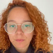 Babysitter com experiência no Brasil, Portugal e Suíça.