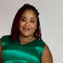 Baby sitter gentille de 8h a 16h