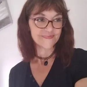 Empregada de limpeza doméstica