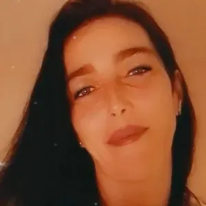 Empregada de limpeza responsável organizada assídua pontual