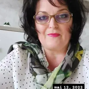 Badante convivente e a ore, disponibile  da subito