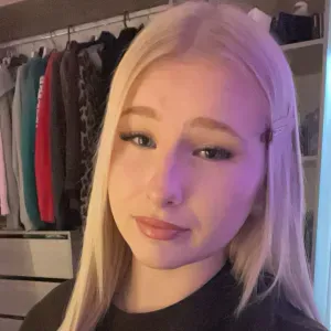 Baby-sitter & aide ménagère disponible immédiatement 