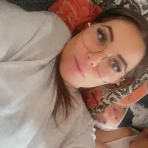 Baby sitter étant maman d'une petite fille 