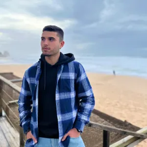 Cuidador de animais com experiência