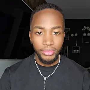 My name moses am a flexible and willing to work at any time