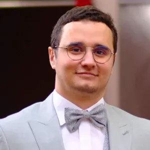 Professeur de mathématique, physique, chimie à Perpignan