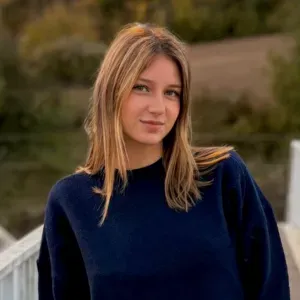 Baby-sitter spécialiste des goûters et des histoires du soir