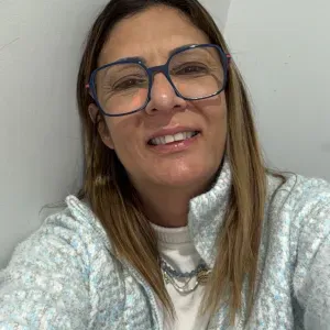 Faço Limpeza de residências , escritório, ginásio .