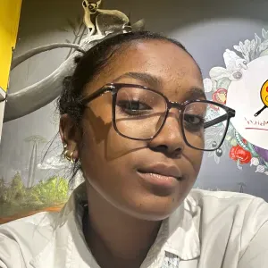 Baby-sitter de confiance à Biarritz – dispo vendredi/samedi