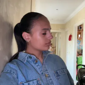 baby-sitter lycéenne et sérieuse à paris 