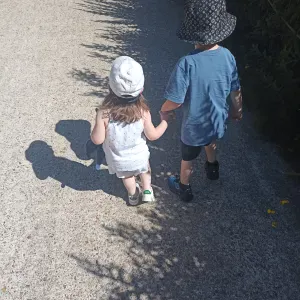 Offre d'emploi pour une baby-sitter à Crottes-en-Pithive...