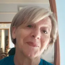 ESPERTA NEL SETTORE DELLE PULIZIE DOMESTICHE