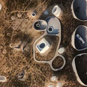 Femme de ménage responsable dans un grand groupe