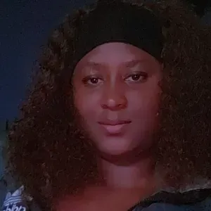 Je vie au Cameroun et je veux se travail