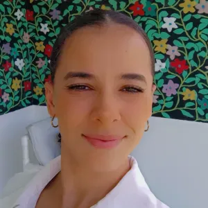 Nanny looking for full Time or part time 