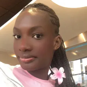 Baby-sitter débutante mais expérimentée avec les enfants