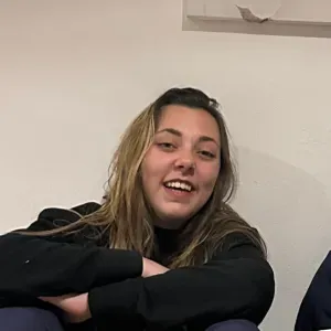 Baby-sitter, à l'aise avec les enfant des tout age.