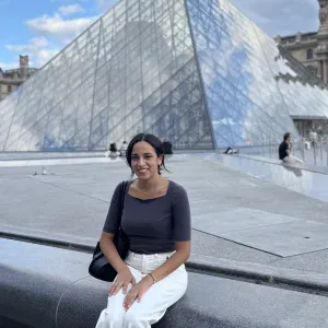  Babysitter sérieuse à la recherche d'une famille