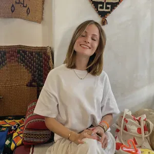 Baby-sitter et aide aux devoirs pour enfants de tous âges 