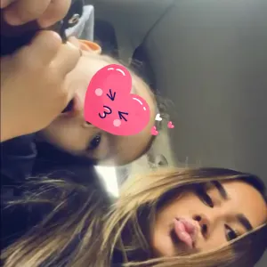 Jeune baby-sitter fiable pour garder vos enfants 