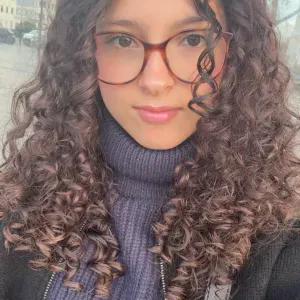 Baby-sitter disponible dès maintenant ☺️
