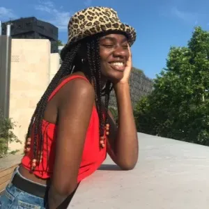 Baby-sitter expérimentée  à Paris ! 