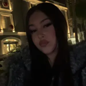 studentessa adette alle pulizie lavori con bambini compiti 