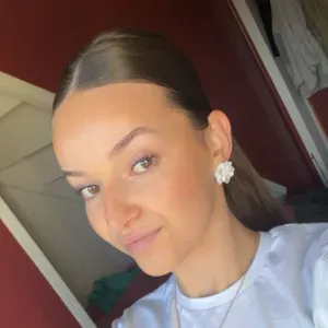 Baby sitter saint ambroix et alentours 