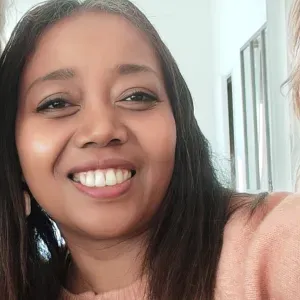 Prof expérimentée dynamique et passionnée. 