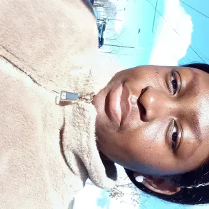 Femme de ménage à domicile Bernex, ponctuelle et souriante