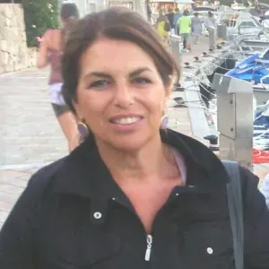 Cerco persona per lavoro domestico
