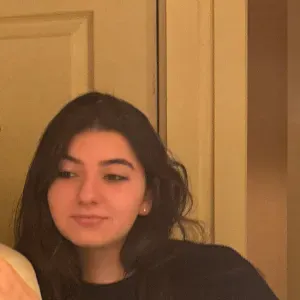 Baby-sitter sérieuse – disponible soirées et week-end.