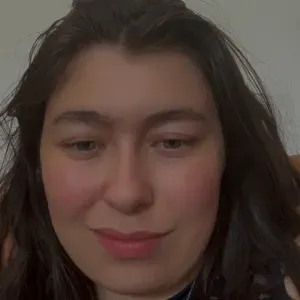 Baby-sitter expérimentée sur Bourg-en-Bresse