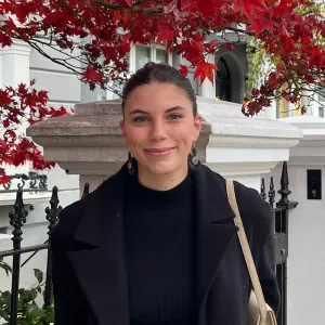 Baby-sitter étudiante infirmière 